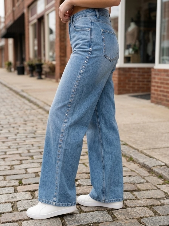 YMI Denim - NWT YMI Studded Relaxed Wide Leg Jeans Medium Tint Size 7 28 High Rise Jeans
